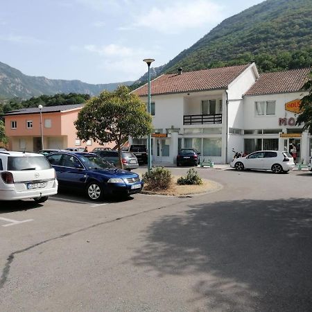 Dreznjak Motel And Restaurant Odusak المظهر الخارجي الصورة